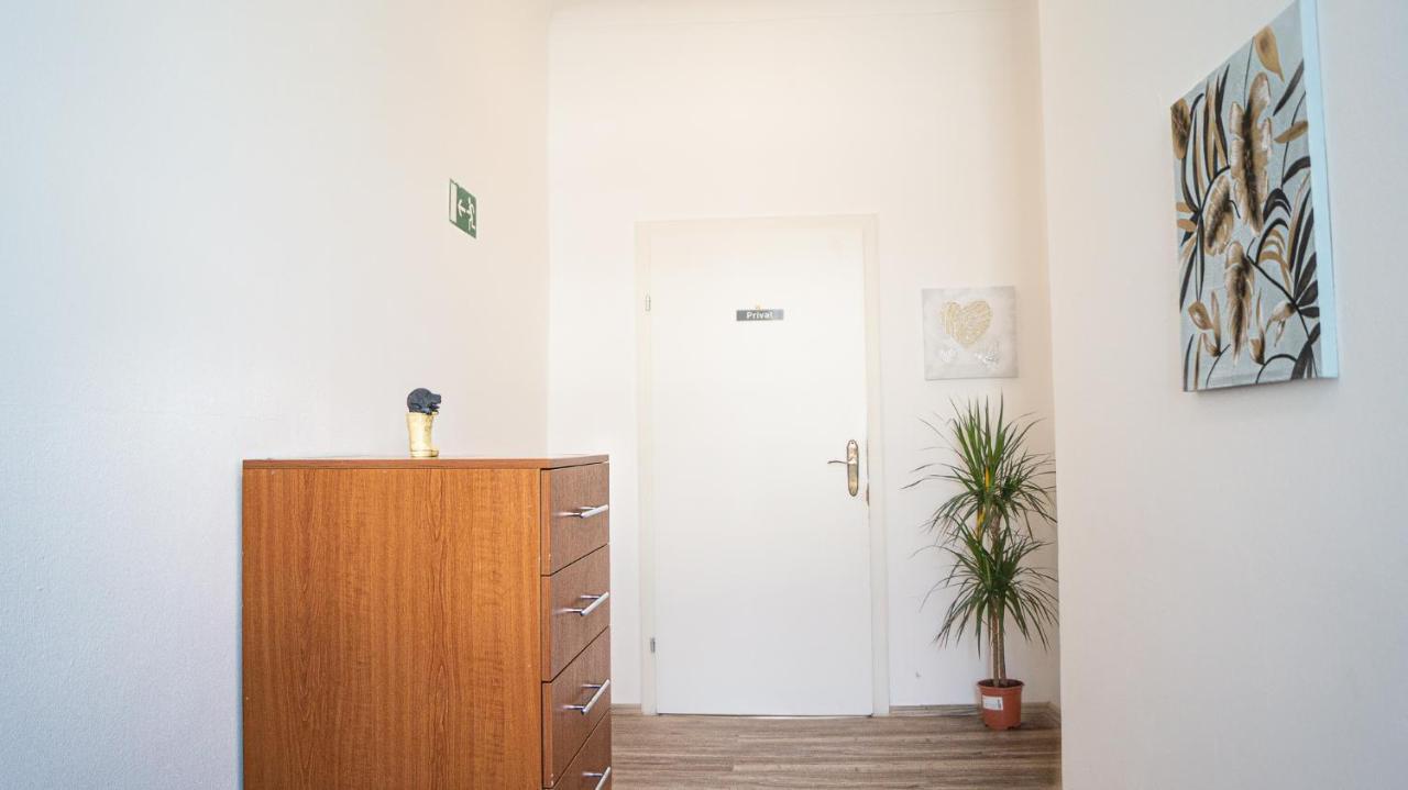 Spacious Shared Apartment Schoenbrunn Βιέννη Εξωτερικό φωτογραφία